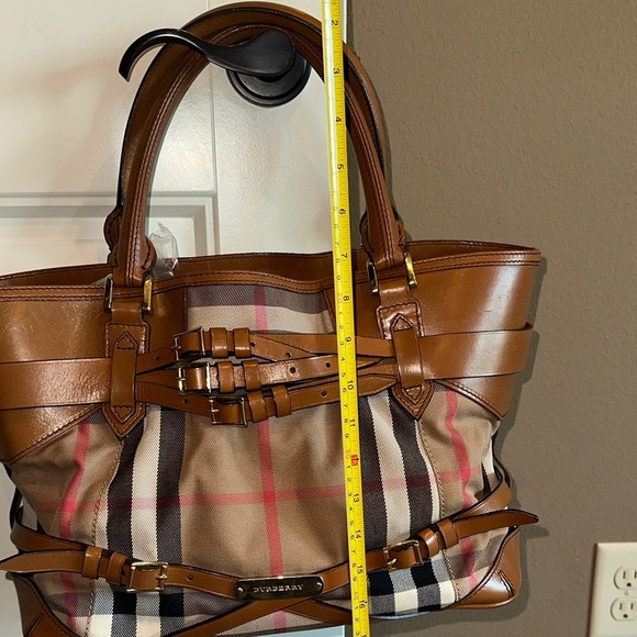 Burberry Lynher Bridle Tote Bag with COA - Hot for Fall!! - Picture 6 of 16